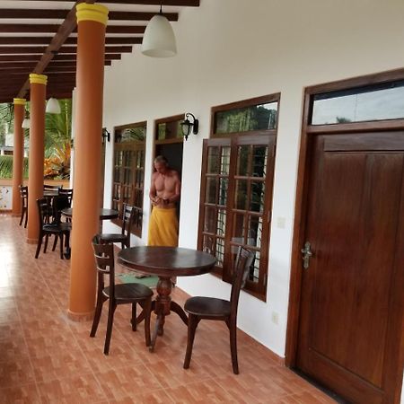 Kumara Guest House Unawatuna Buitenkant foto