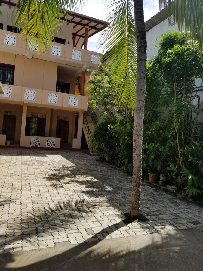 Kumara Guest House Unawatuna Buitenkant foto