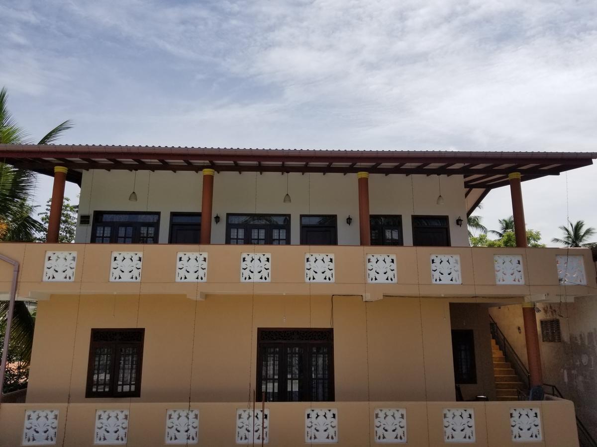 Kumara Guest House Unawatuna Buitenkant foto